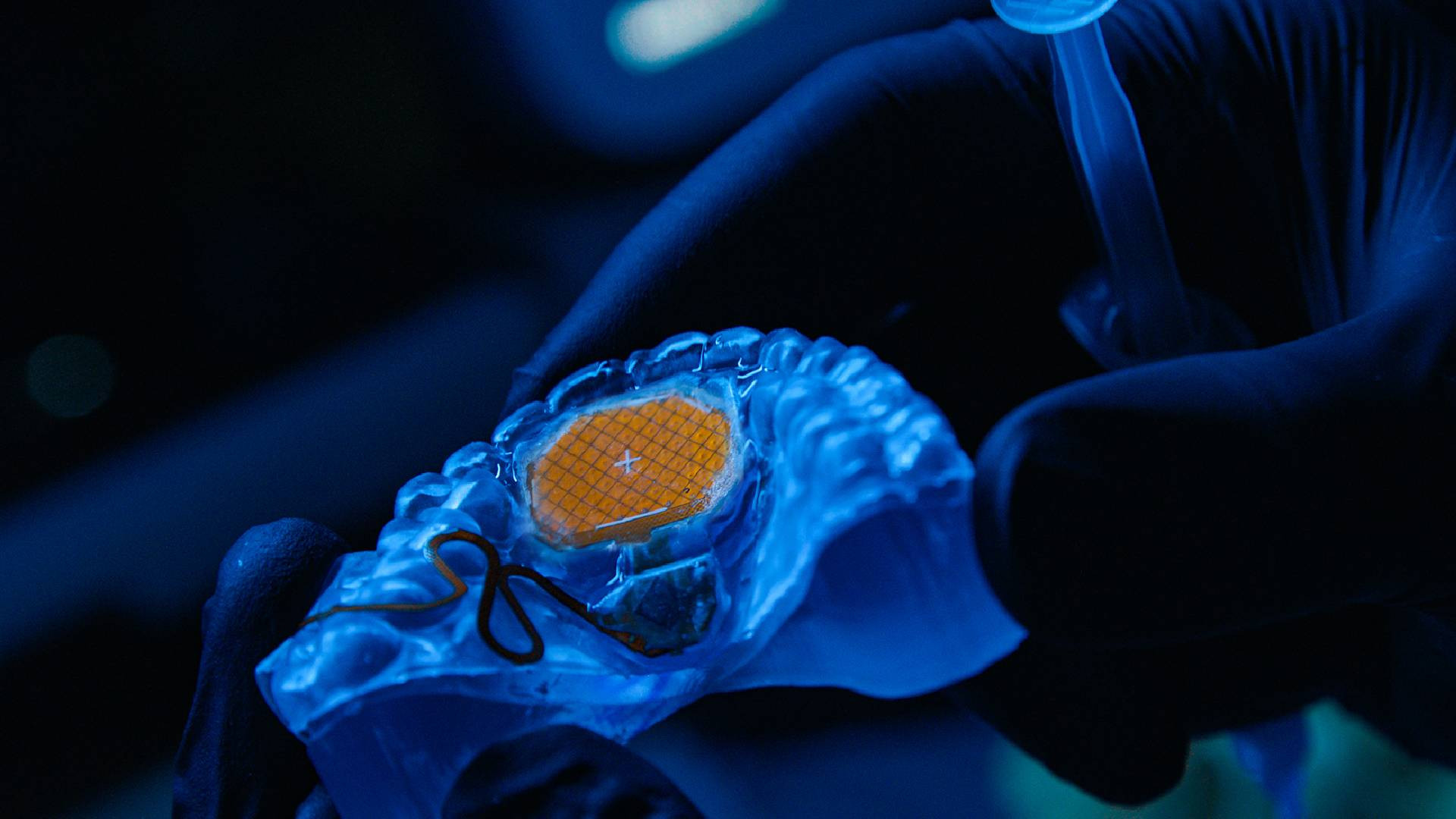 Inmouth bluetooth mouse lets quadriplegics control their computers