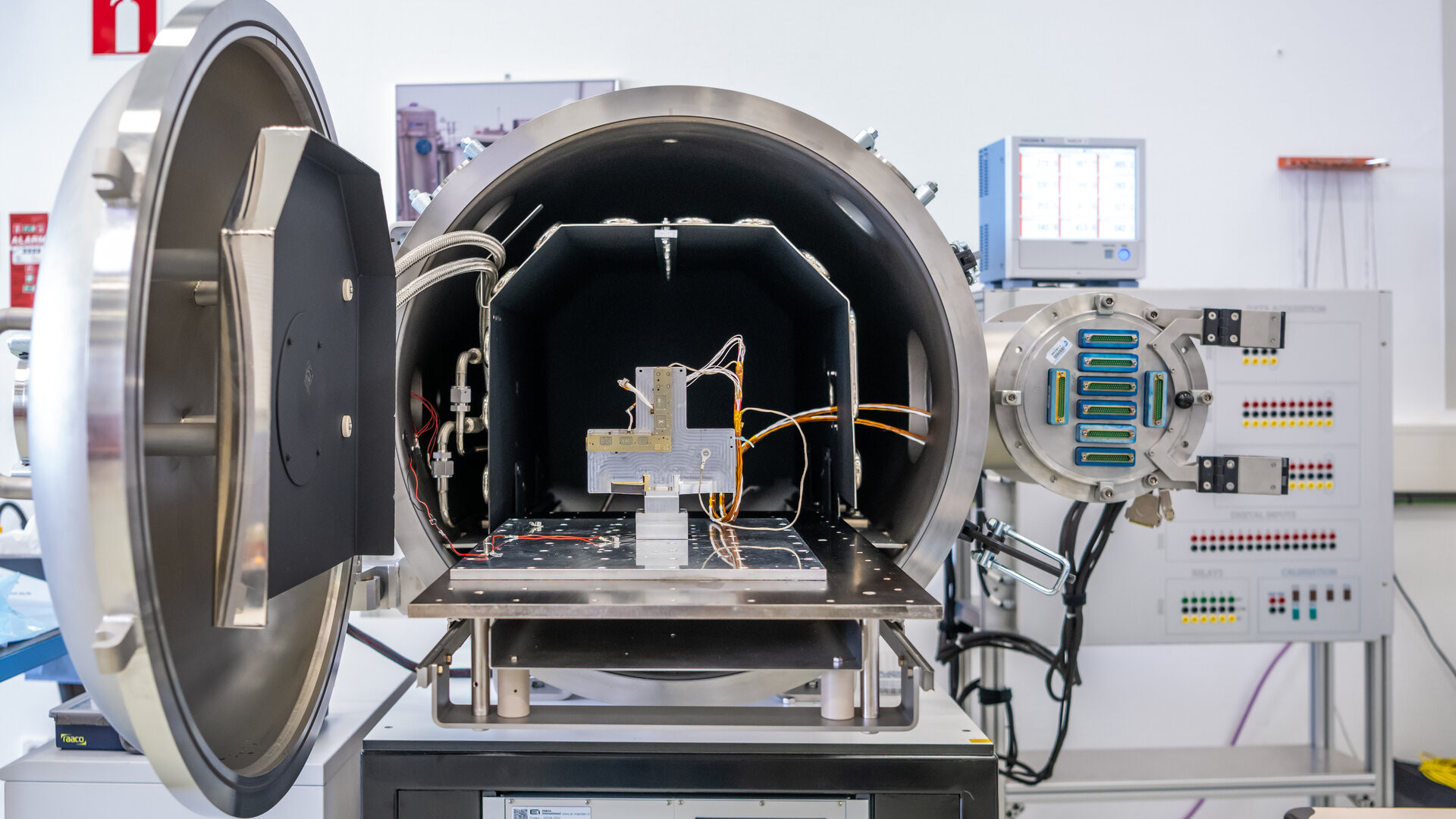ESA tests tiny space instrument to examine asteroid Dimorphos' gravity