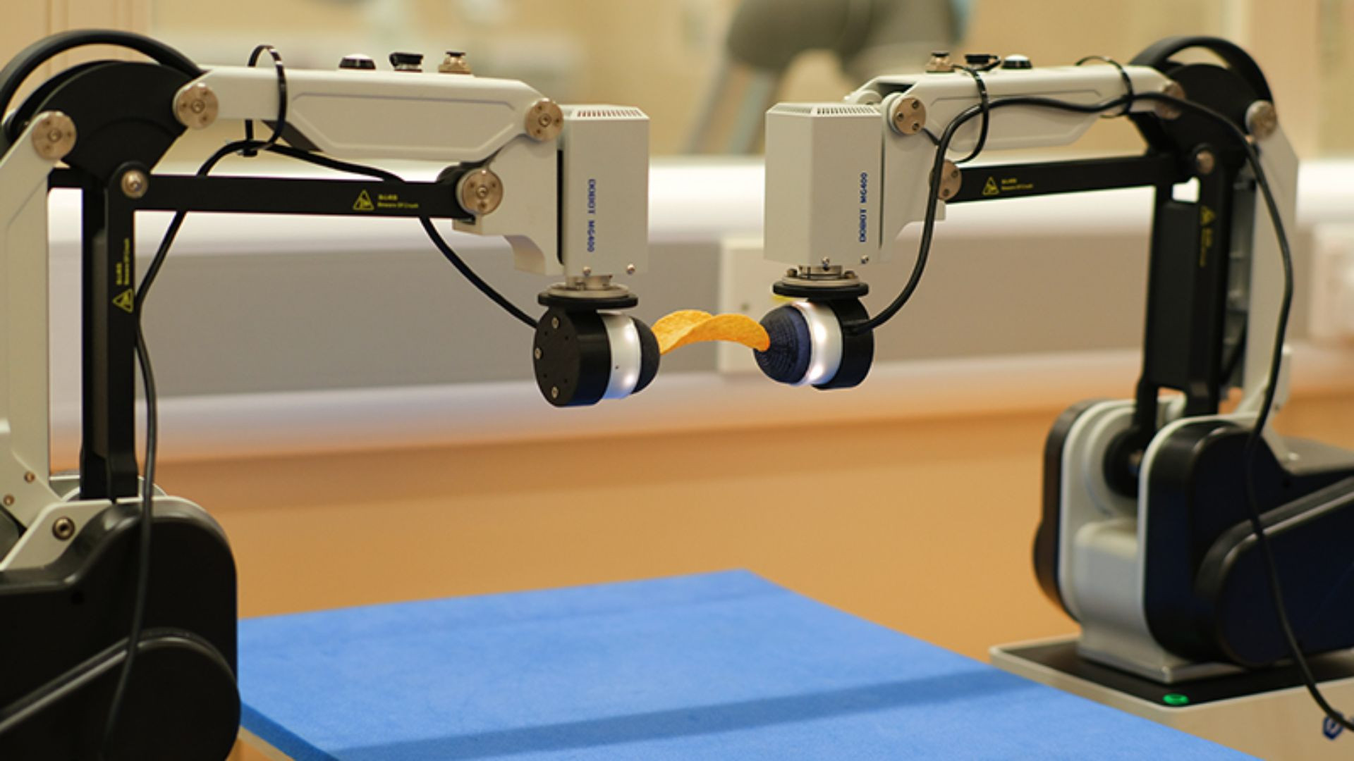 This AI trainer achieved amazing results with dual-arm robot