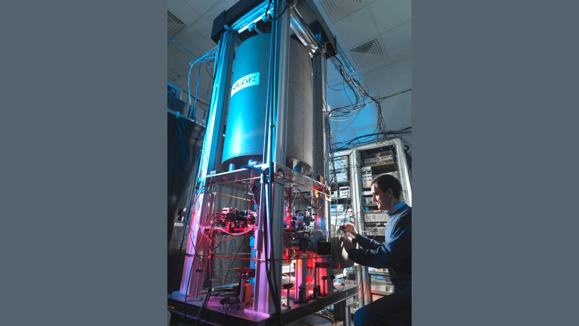 How atomic clocks can help in the search for dark matter