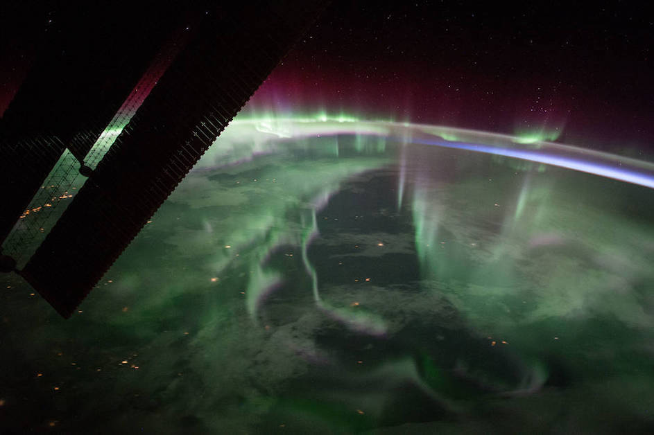 The Azure Rocket Launch and Northern Lights Combination Is out of This World The Azure Rocket Launch and Northern Lights Combination Is out of This World