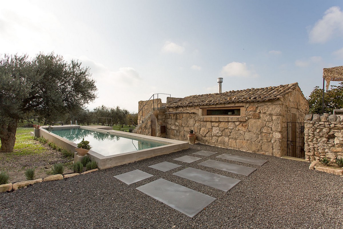 9 Pools and Homes that Will Make You Want to Escape the Winter Cold 9 Pools and Homes that Will Make You Want to Escape the Winter Cold
