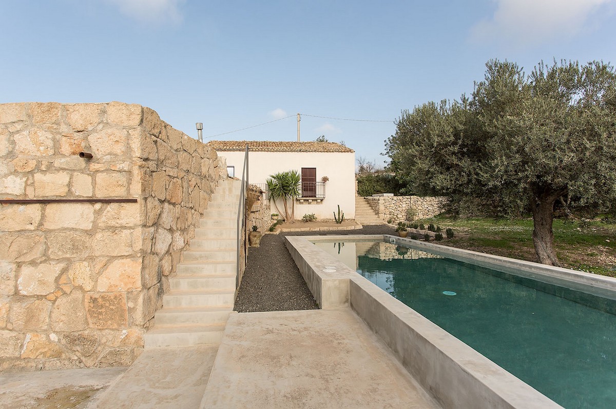 9 Pools and Homes that Will Make You Want to Escape the Winter Cold 9 Pools and Homes that Will Make You Want to Escape the Winter Cold