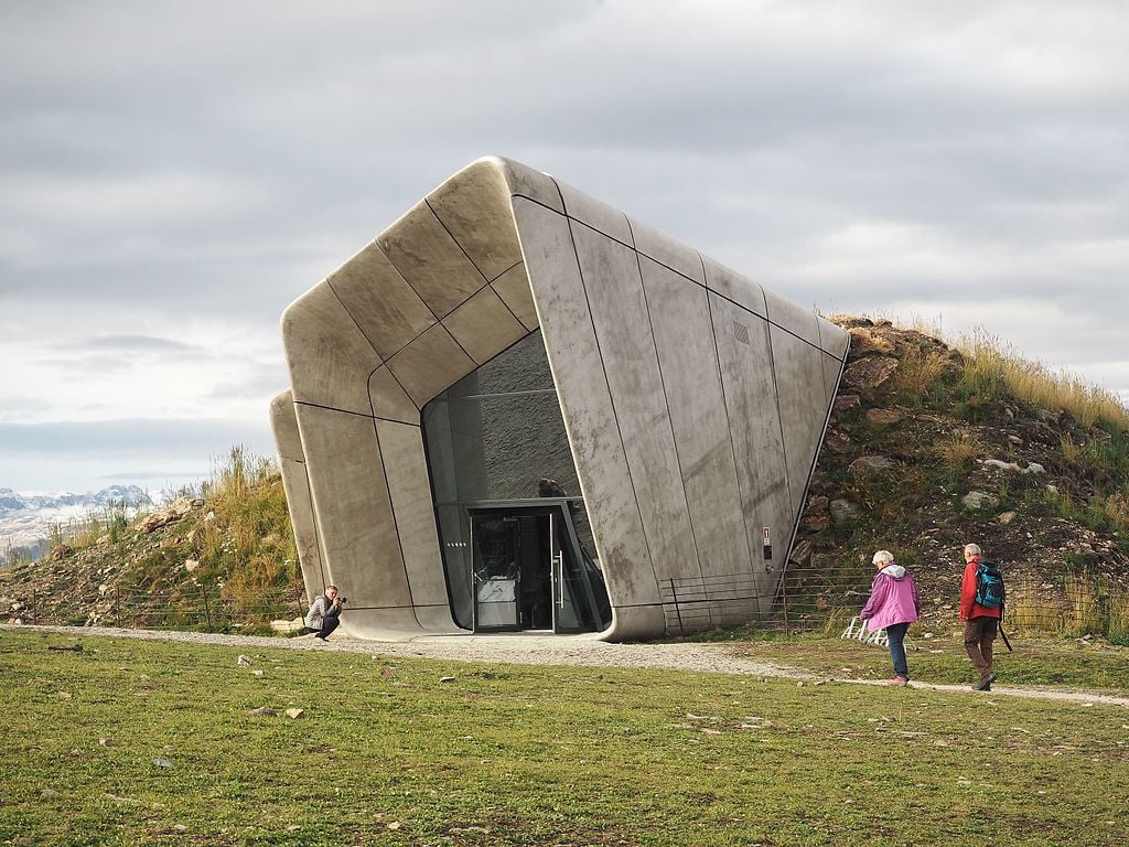 10 World Museums Built Out of Reclaimed Sites 10 World Museums Built Out of Reclaimed Sites