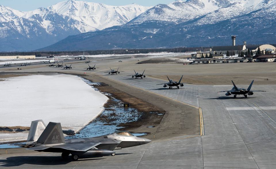 United States Show Off Impressive Air Power with Its Fleet of F22s United States Show Off Impressive Air Power with Its Fleet of F22s