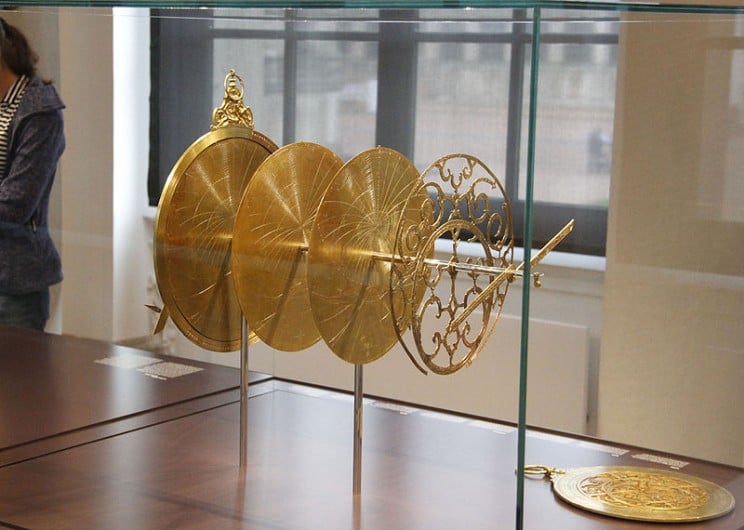 inventions of the middle ages https://images.interestingengineering.com/images/APRIL/sizes/Mechanical_engineering_astrolabe_resize_md.jpg