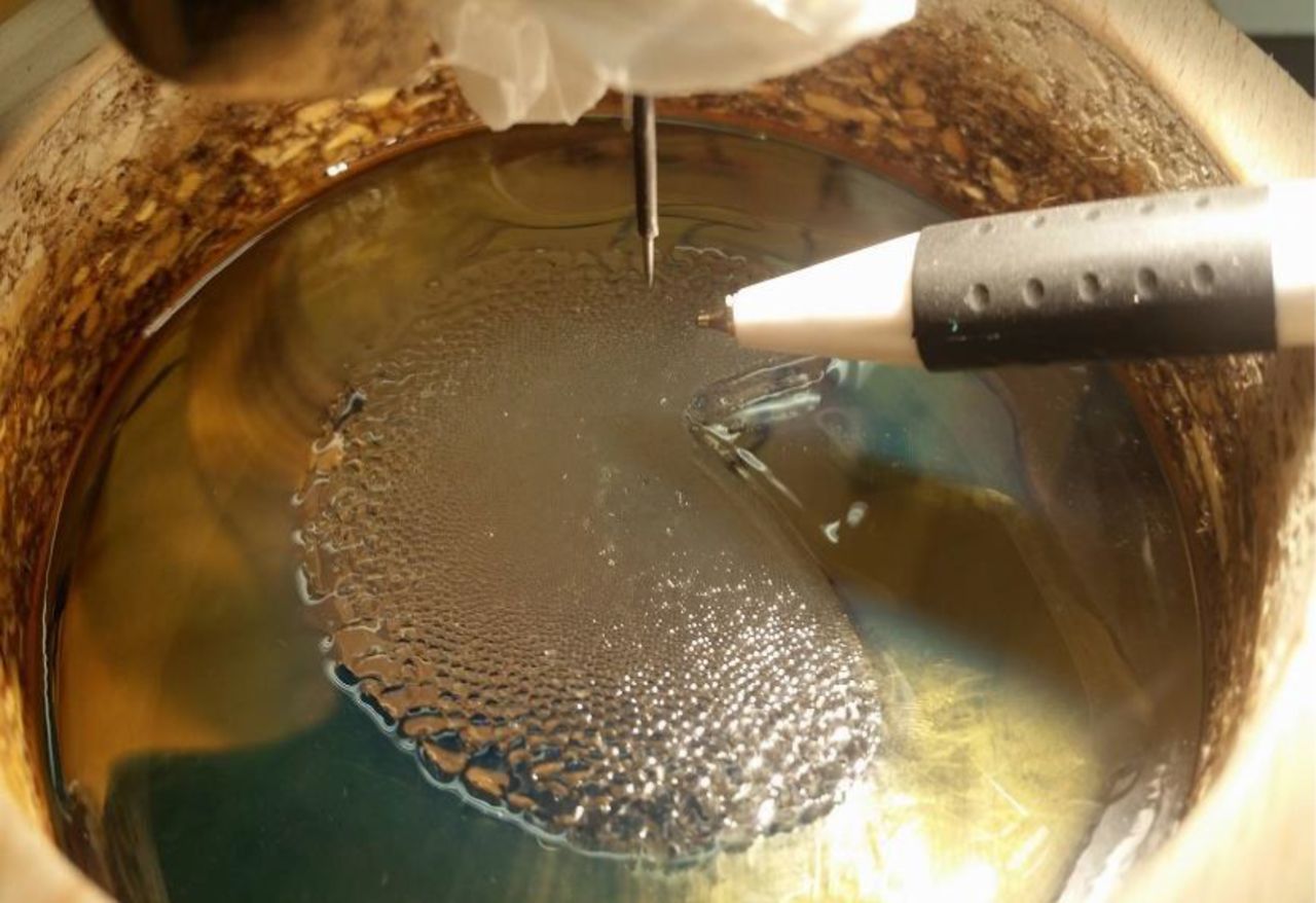 Honeycomb Exploding This 17-Year-Old's Visualization of an Electric Honeycomb Surprised the ...