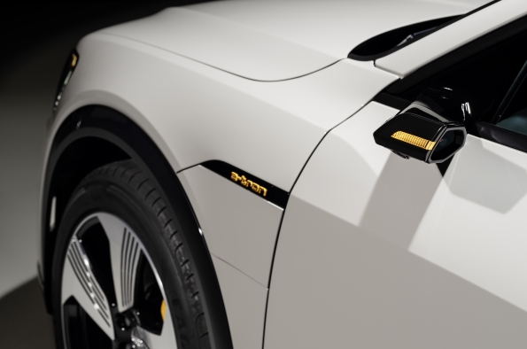 Audi Unveils All-Electric e-tron SUV to Compete with Tesla Model X Audi Unveils All-Electric e-tron SUV to Compete with Tesla Model X