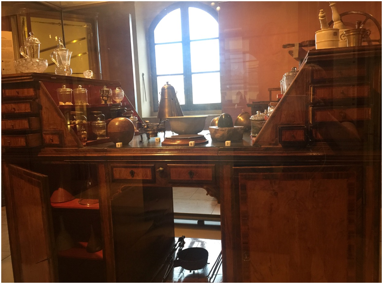 museo galileo chemistry desk ©susanfourtane