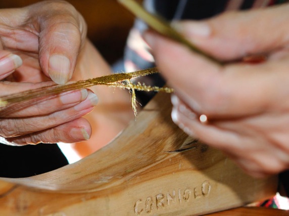This Italian Artist Is the Only Person in the World Who Can Weave Sea Silk This Italian Artist Is the Only Person in the World Who Can Weave Sea Silk
