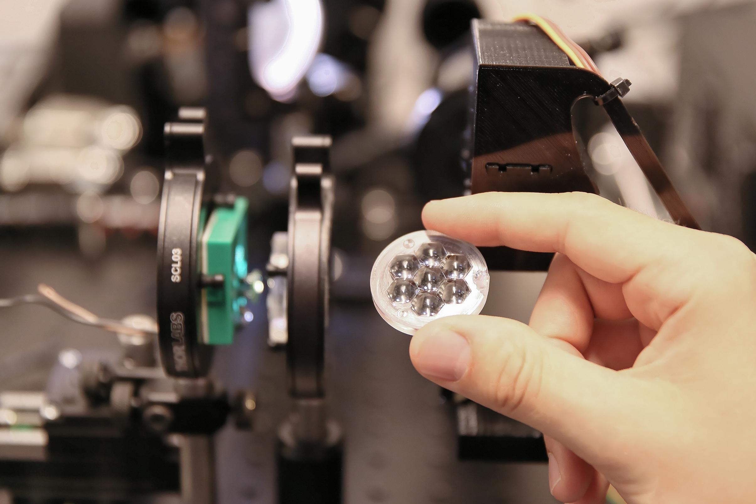 solar-cell-magnifying-lens