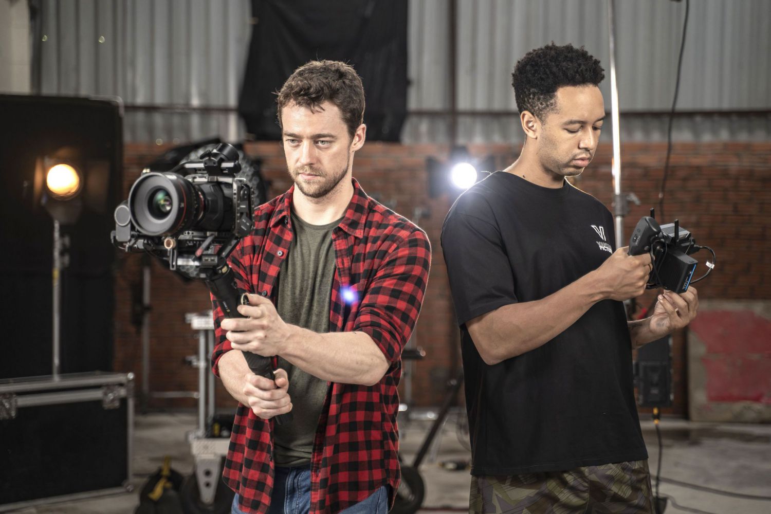 how do camera gimbals work