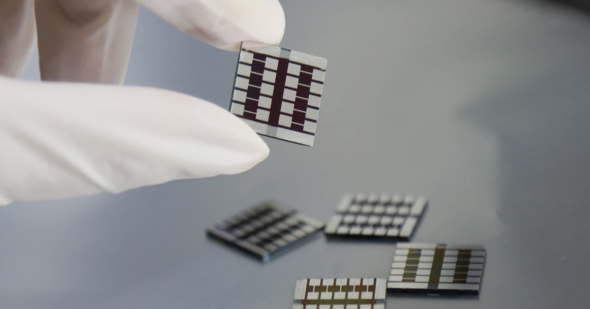Sprinkling Chili Compound Boosts Solar Cell Efficiency, Study Says