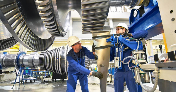 Mechanical Engineering Mechanical engineers at work