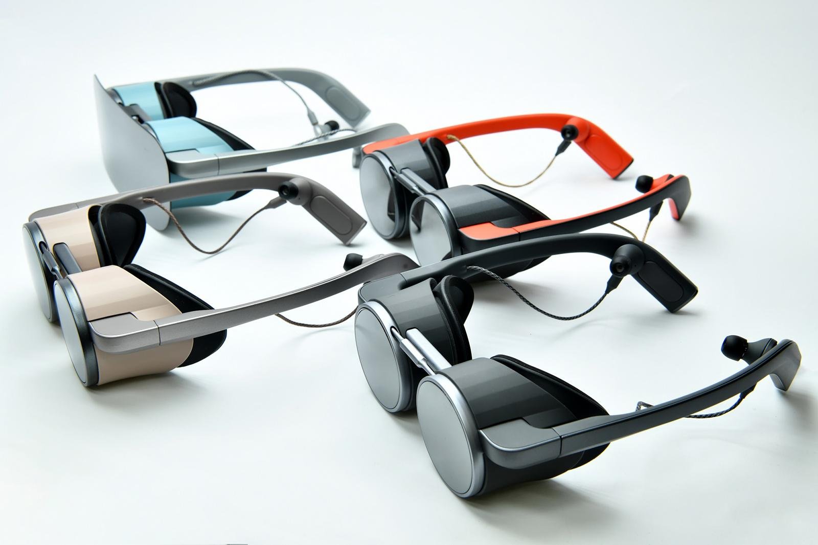Panasonic's New VR Glasses Support HDR and Make You Look Like Morpheus Panasonic's New VR Glasses Support HDR and Make You Look Like Morpheus