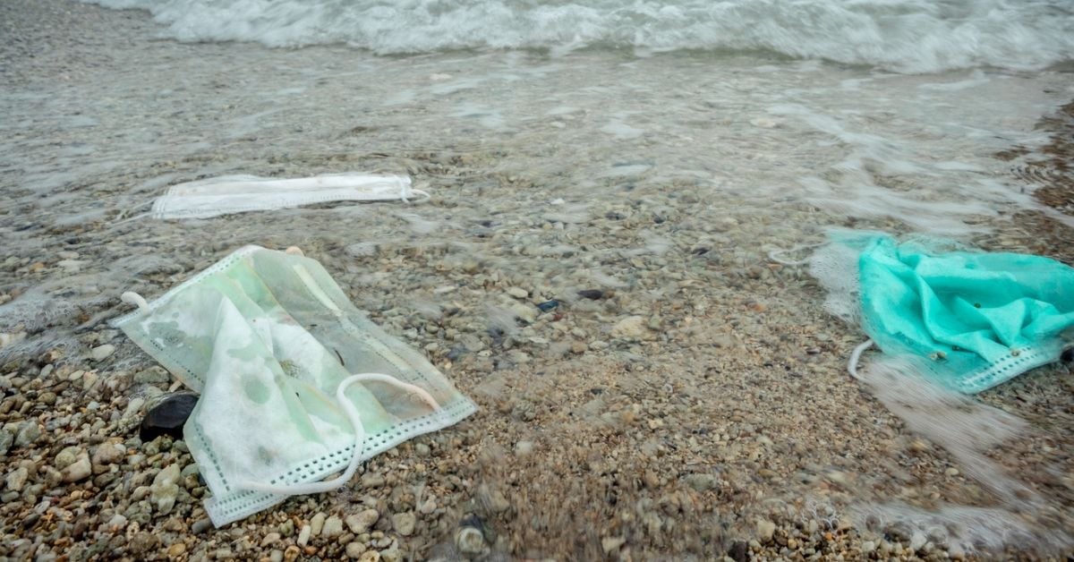 1.56 Billion Plastic Face Masks Ended up in Oceans in 2020