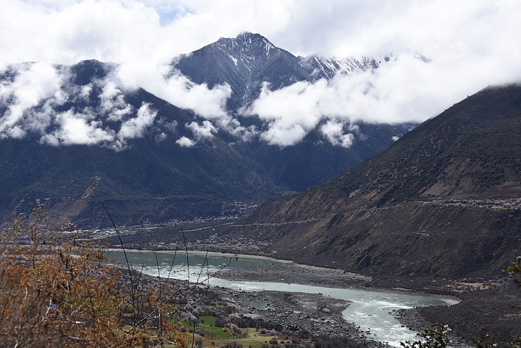 yarlung tsangpo grand canyon