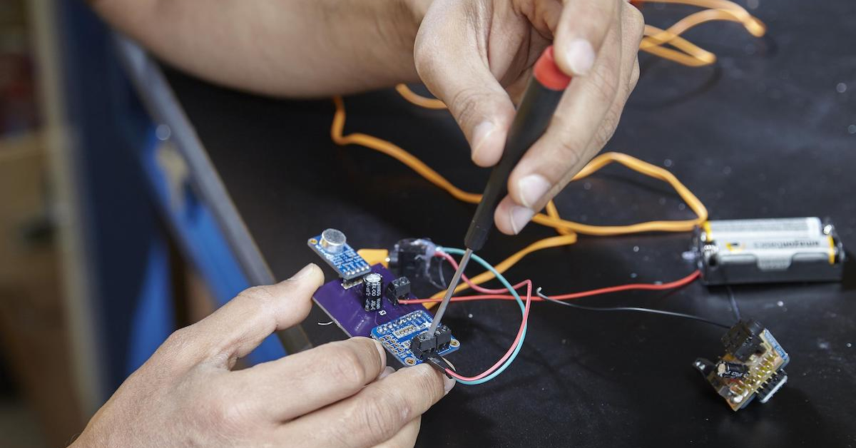 DIY Hearing Aid Costs 1 to Build, Ready in 25 Minutes