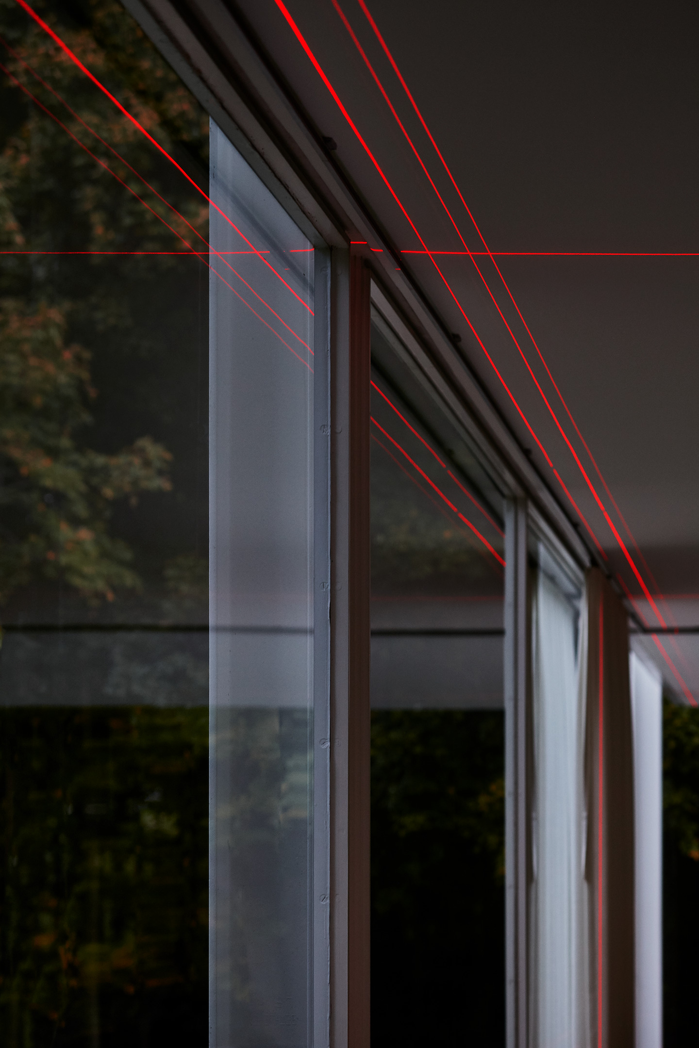 Light and Sound Geometric Installations Highlight Stunning Mies Van Der Rohe Architecture Light and Sound Geometric Installations Highlight Stunning Mies Van Der Rohe Architecture
