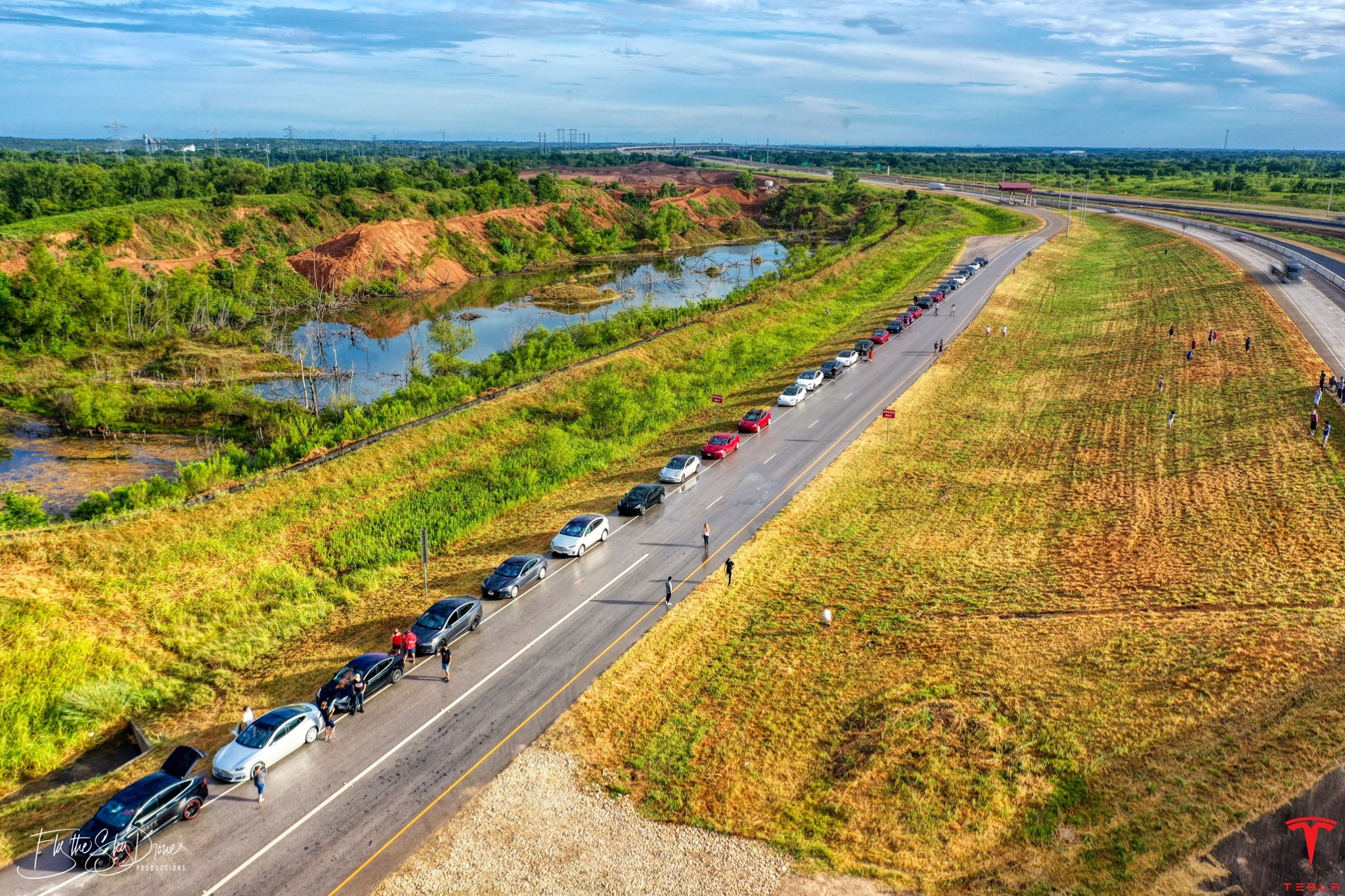 75 Austin Tesla Owners Paraded to Celebrate Texas' New Gigafactory 75 Austin Tesla Owners Paraded to Celebrate Texas' New Gigafactory