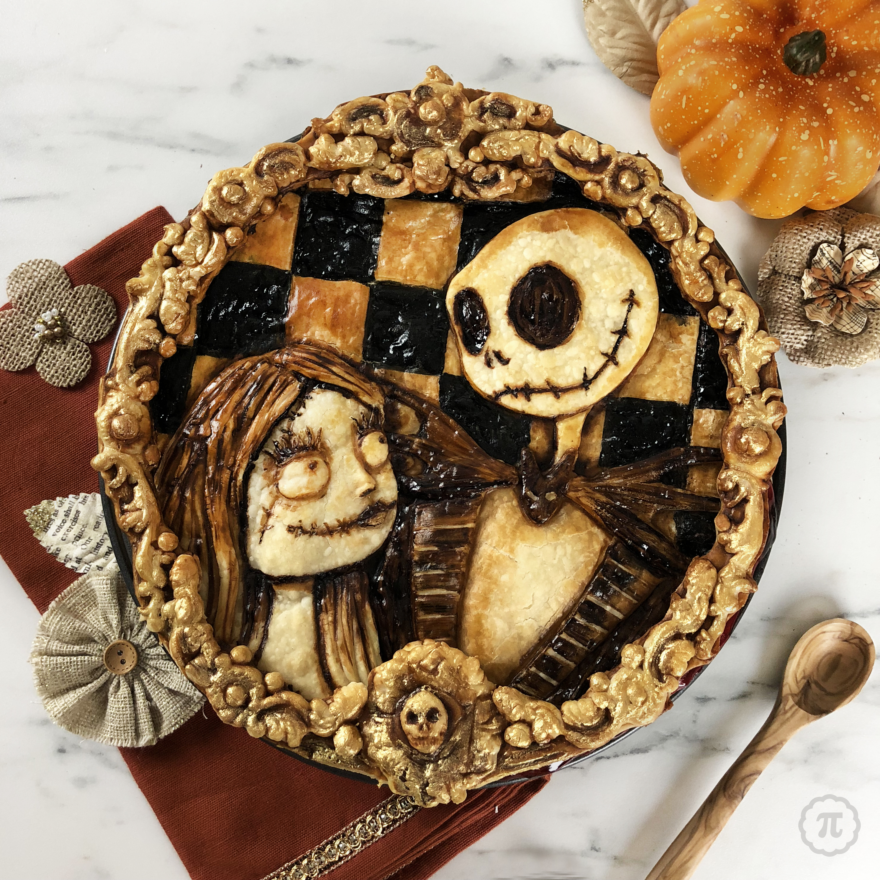 This Baker Adds a Spooky Touch to Halloween Pies This Baker Adds a Spooky Touch to Halloween Pies