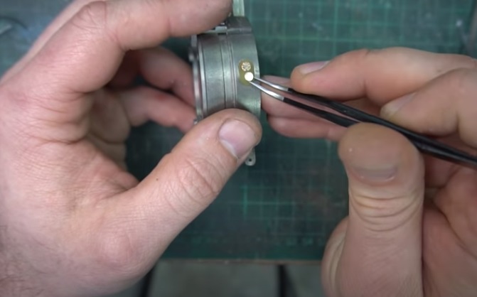 diy watch and dosimeter recharger