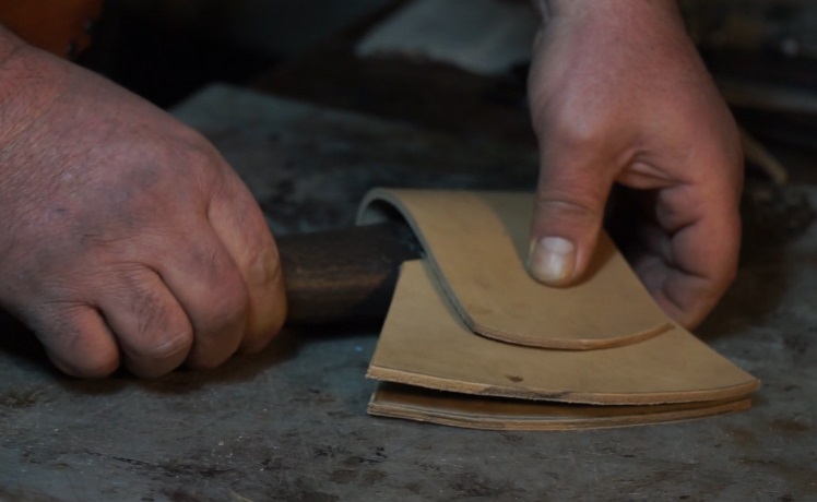 leather axe sheath sandwich